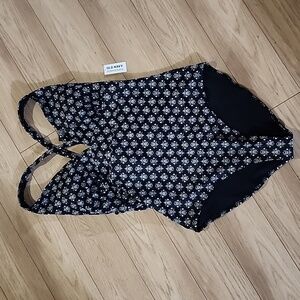 Old Navy One Piece Swimsuit XL